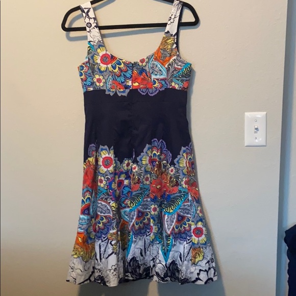 Flower dress - Picture 2 of 3